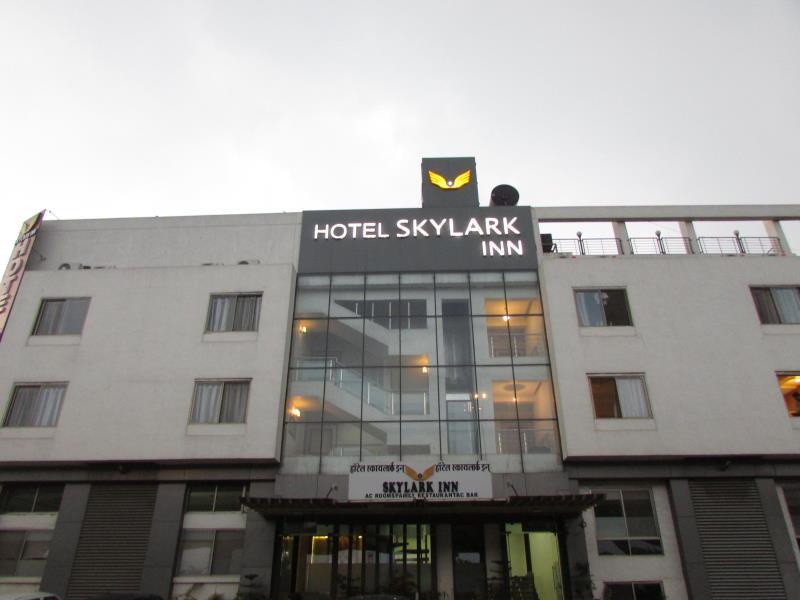 Hotel Skylark Inn Nászik Kültér fotó